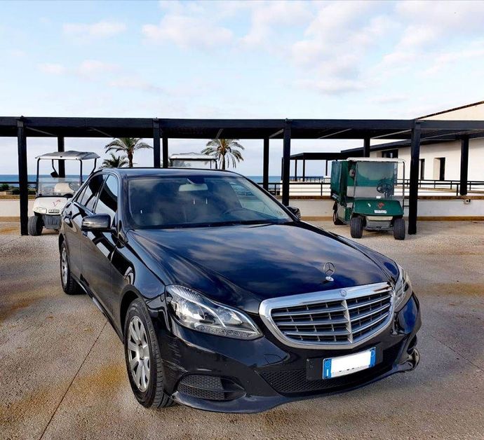 Auto di lusso per taxi privato