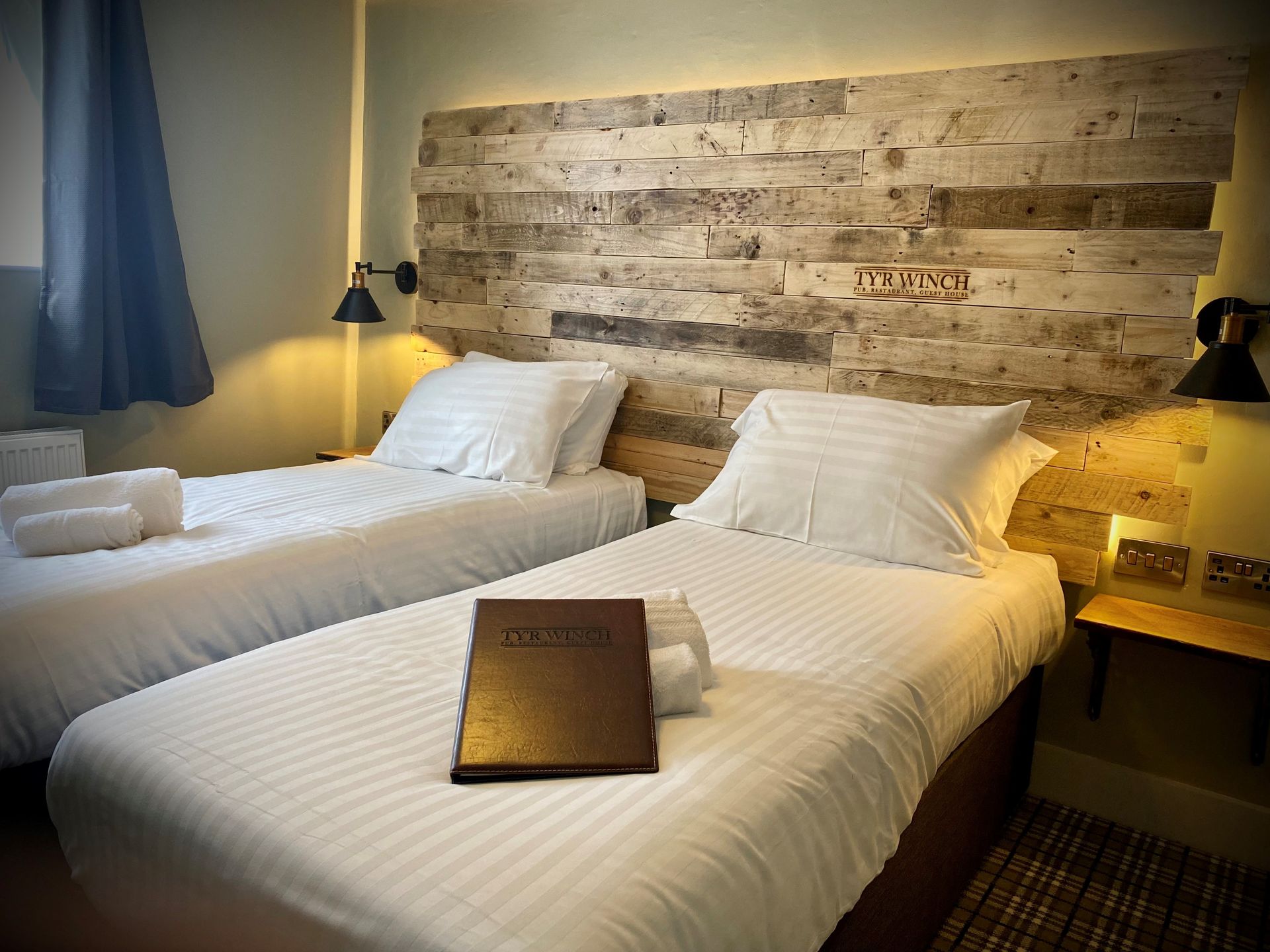 Stay - Book a room to stay at Ty'r Winch Pub, Restaurant and Guesthouse in Old St Mellons, Cardiff