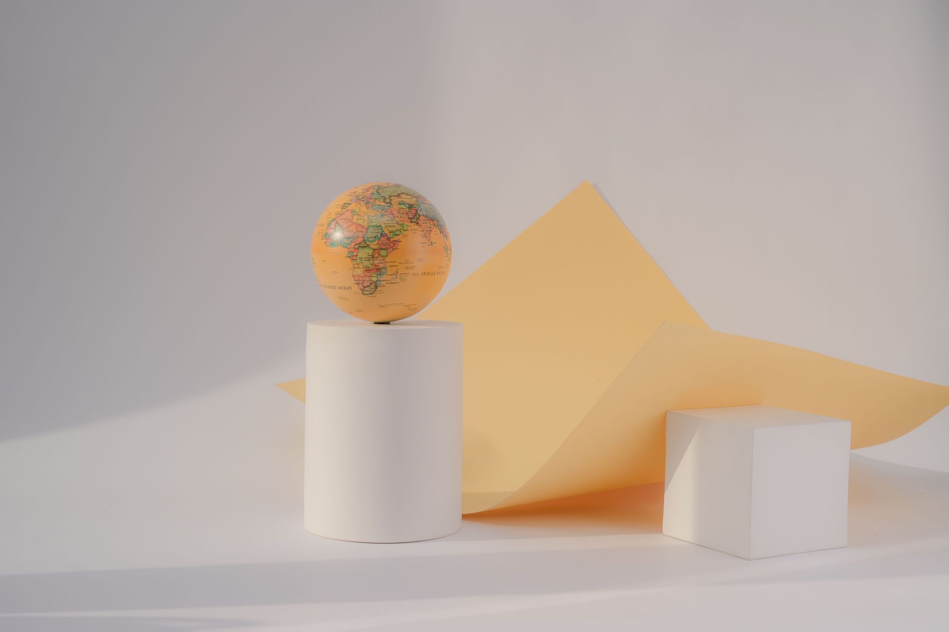 Globe terrestre symbolisant le wellness hospitality consulting du cabinet de conseil