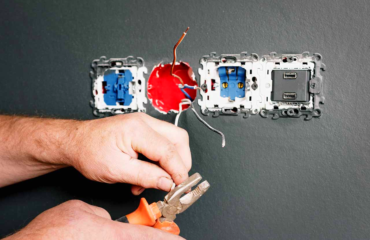 Elarbeten vid renovering av hus