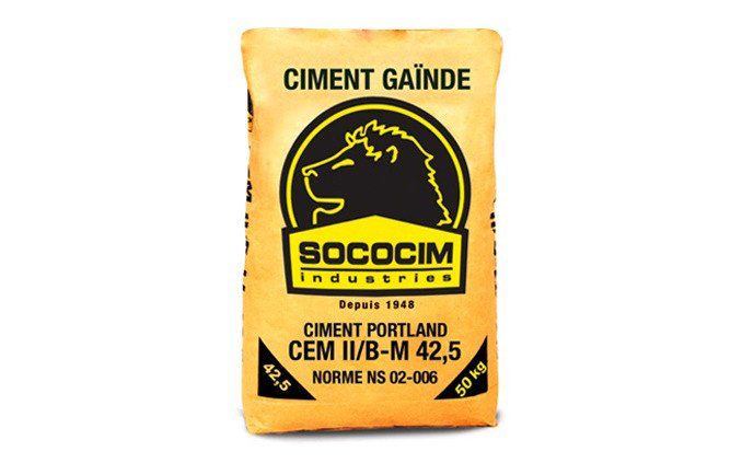 Un sac de ciment sococim portland cem i / bm 42,5