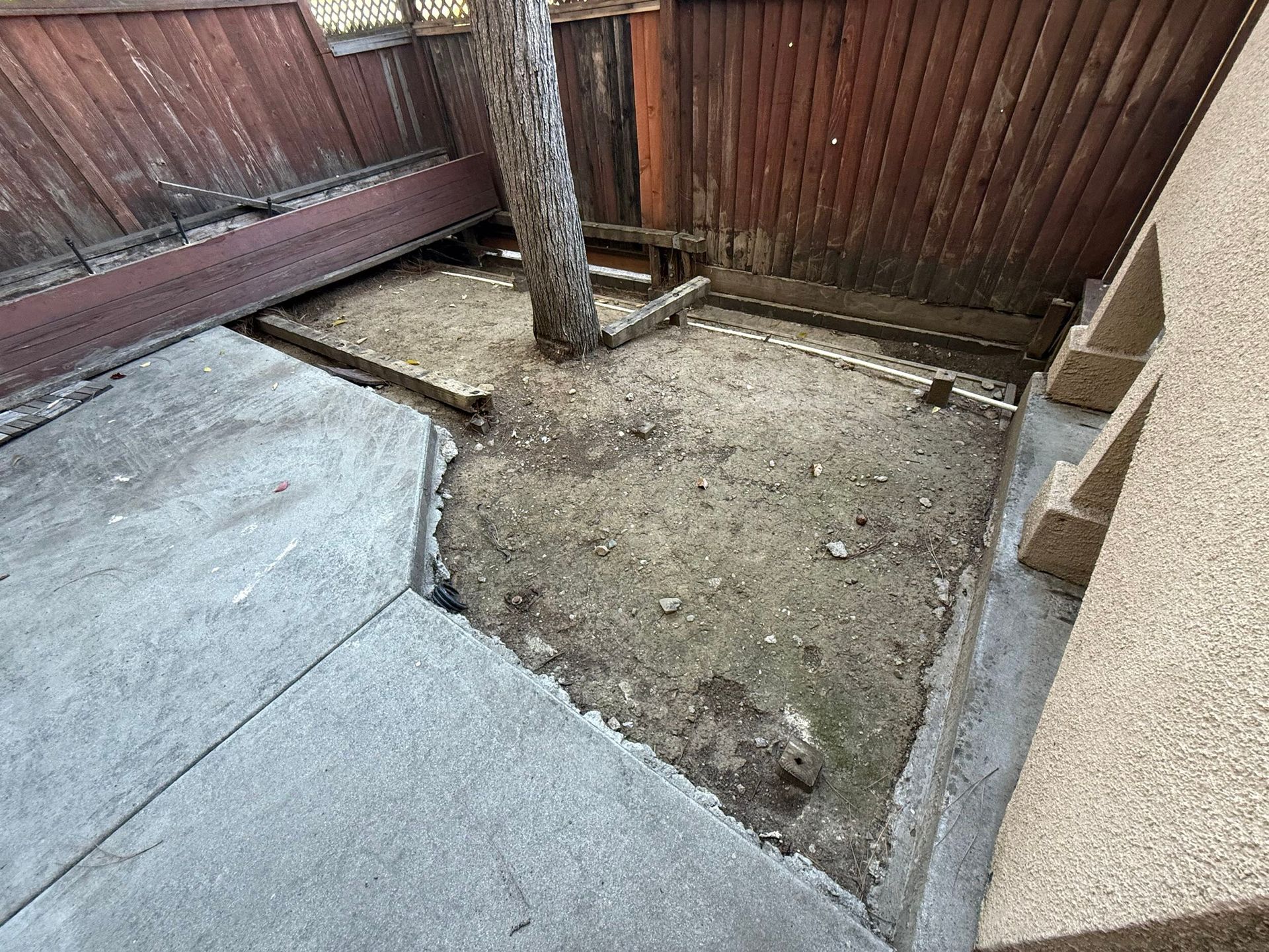 Deck renovation project featuring composite decking installation, upgraded stair system, reinforced structure, and modern outdoor finishes. Exterior remodel completed by Dream Build Services, specializing in deck construction, deck replacement, outdoor living spaces, and residential home improvements in the Bay Area.