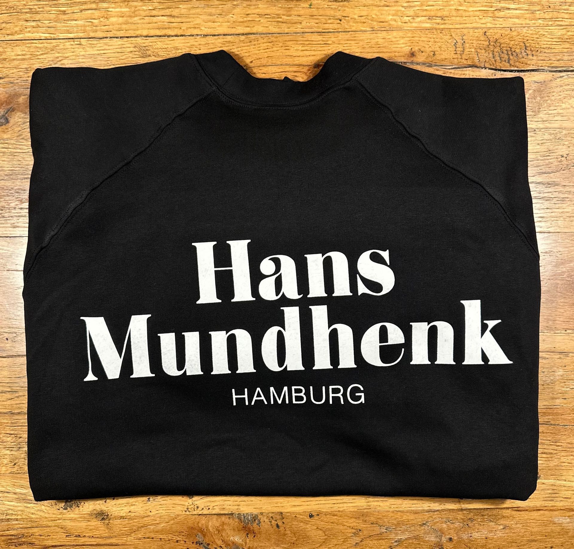 Schwarzer Sweater