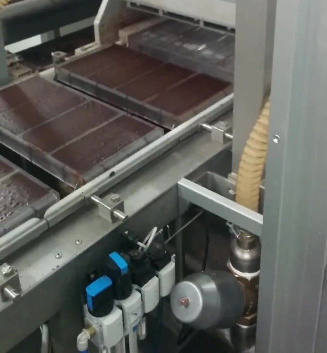 Product handling chocolate bar tablet