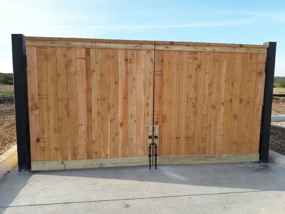 A fence service in Kerrville, TX by Border Construction Services