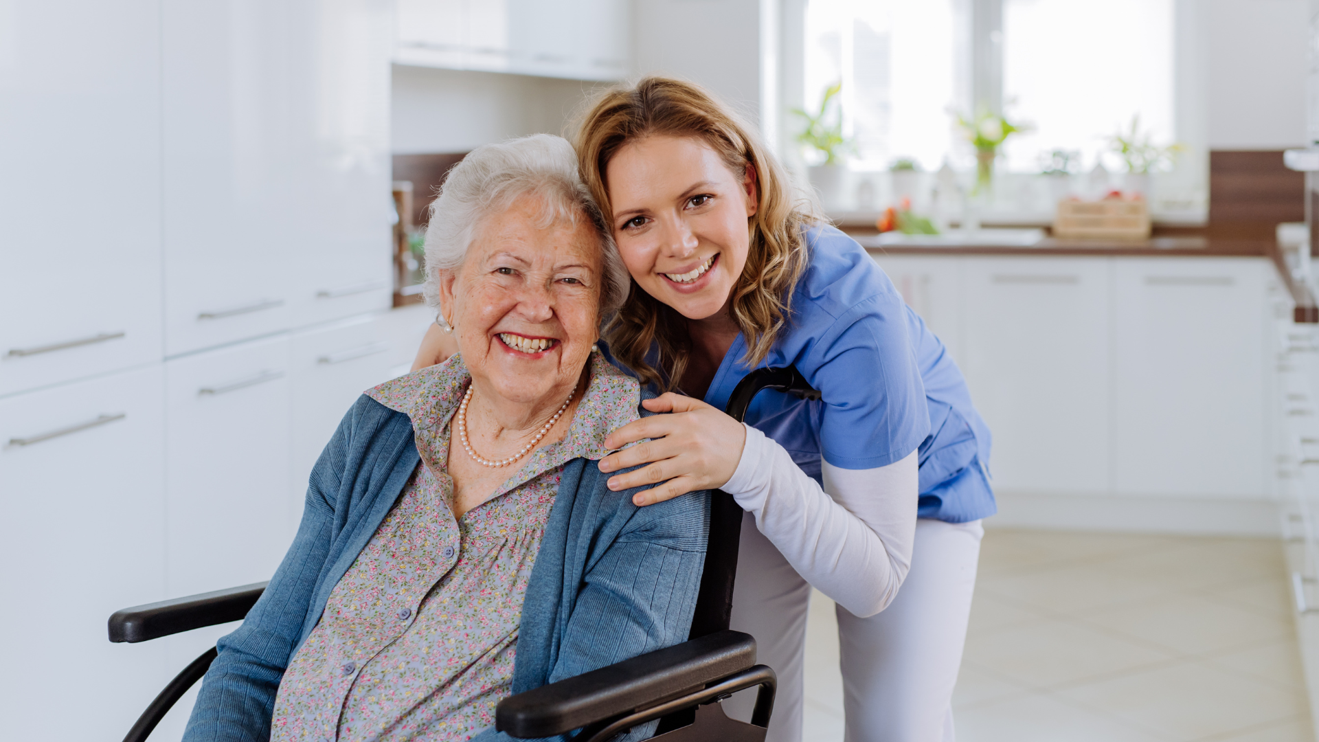 caregiver providing in-home care services for senior in Lithia Springs GA