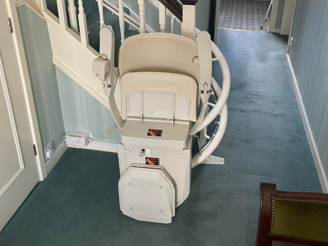 Stairlifts, Curved Stairlifts Birmingham Droitwich Stairlifts