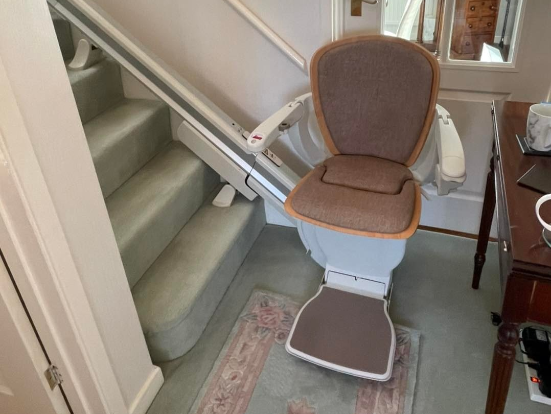 Stairlifts, Curved Stairlifts Birmingham Droitwich Stairlifts