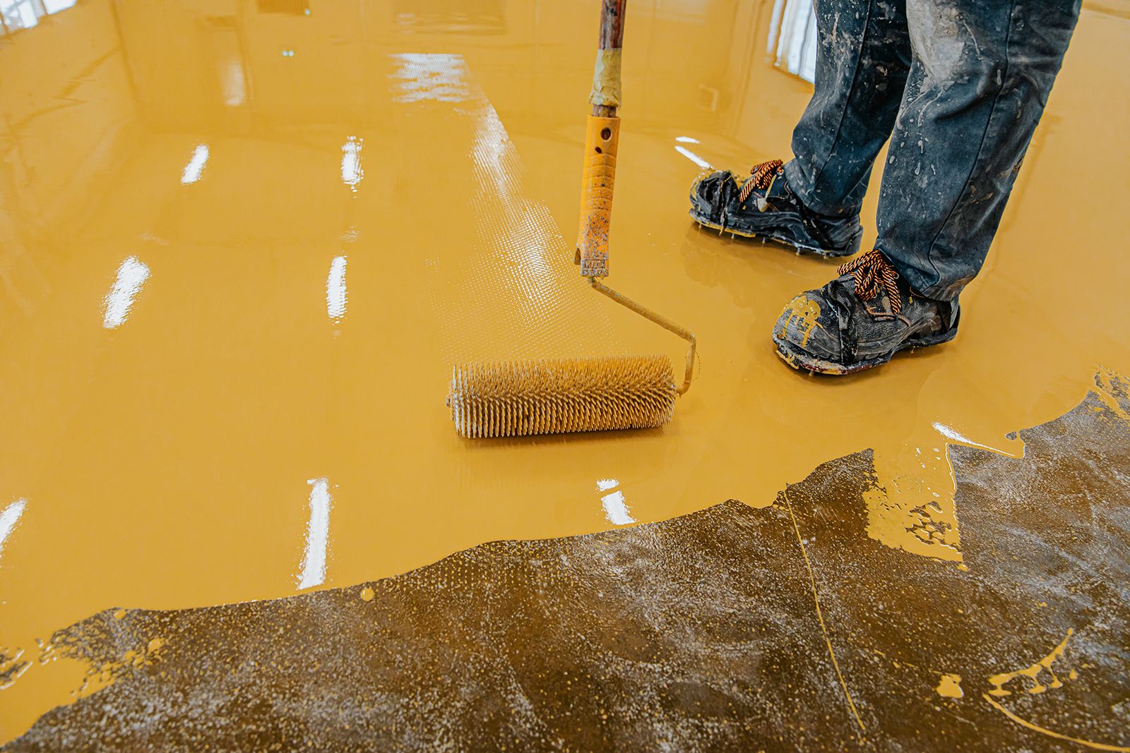 pavimento in resina giallo