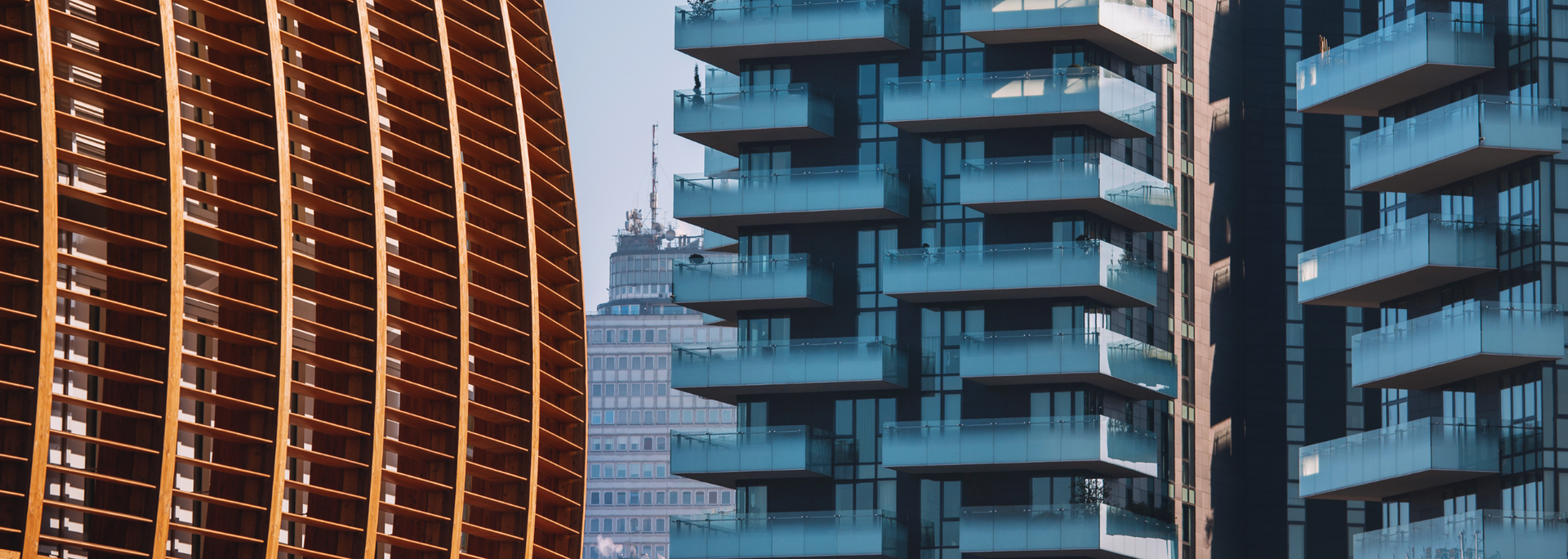 Picture of a High-rise apartment building. 