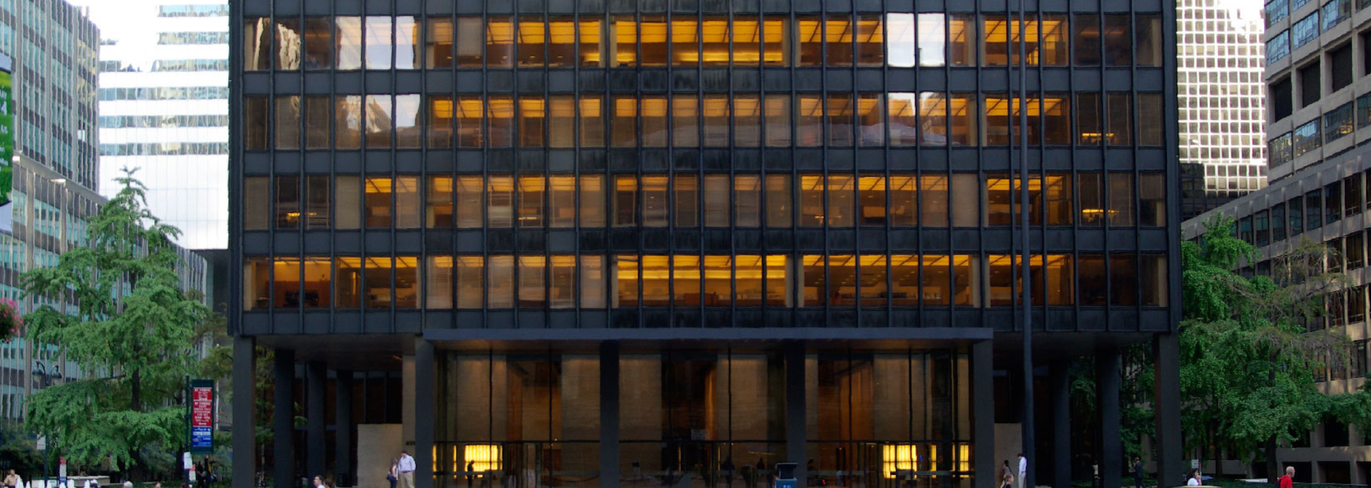 Picture of the Seagram Building. 
