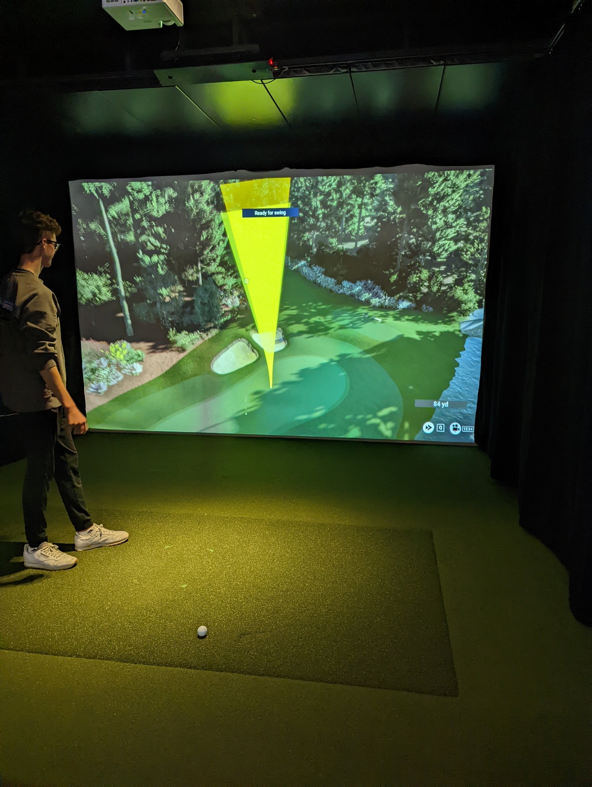 Indoor Golf Simulator Fargo, ND Moorhead, MN The Clubhouse
