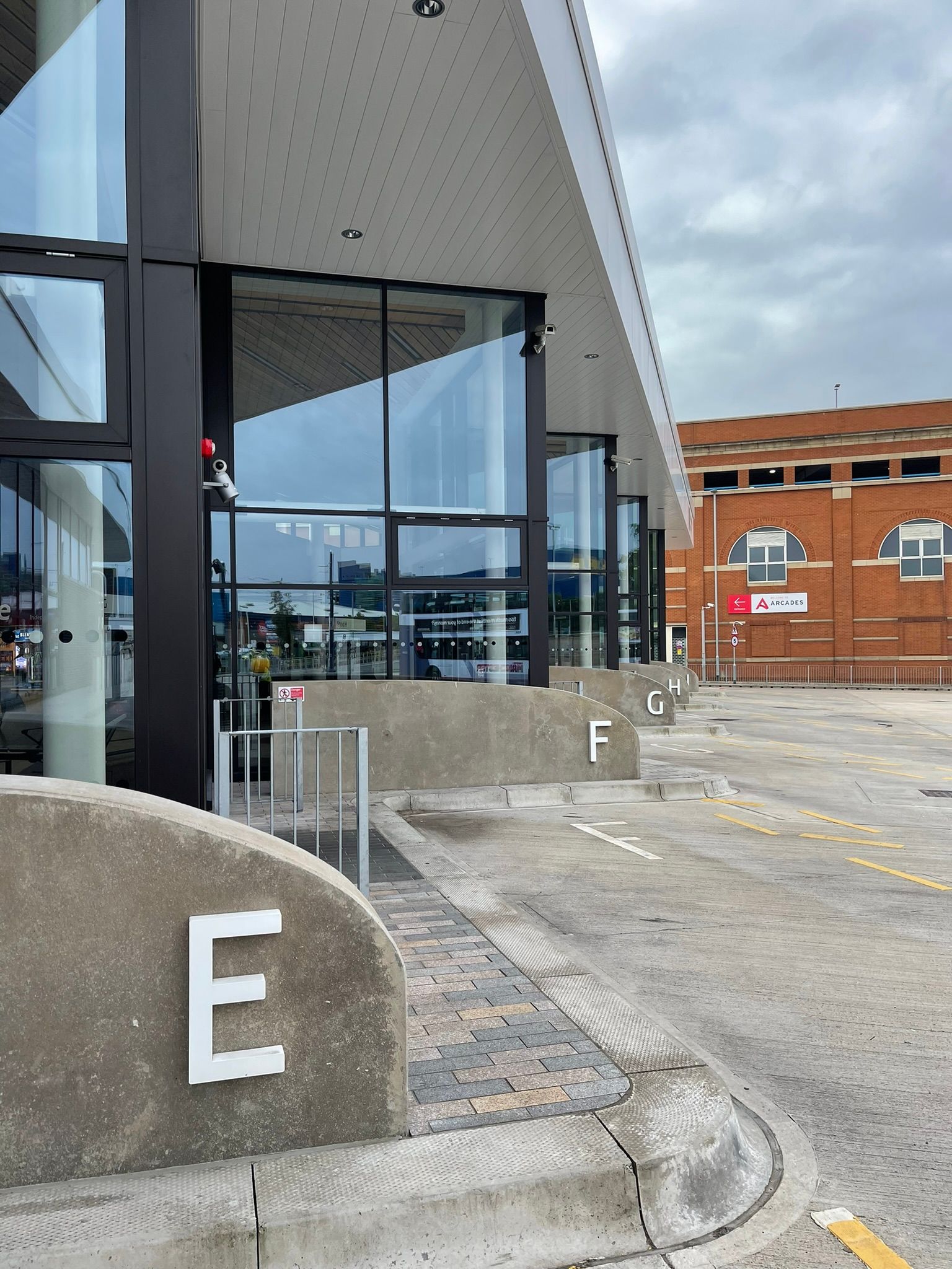 The letter e is on the side of a building