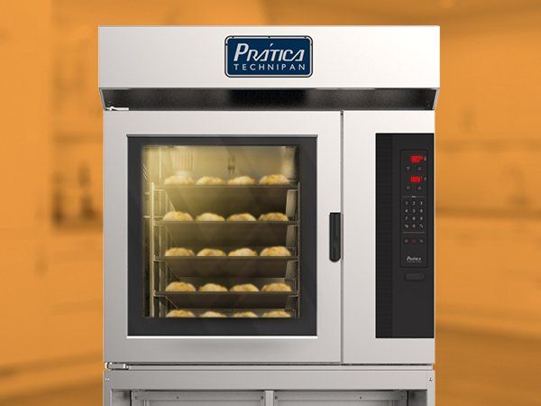 Un horno de acero inoxidable que dice pratica technipan.