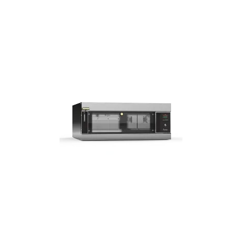 Un horno microondas de acero inoxidable con puerta de cristal sobre un fondo blanco.