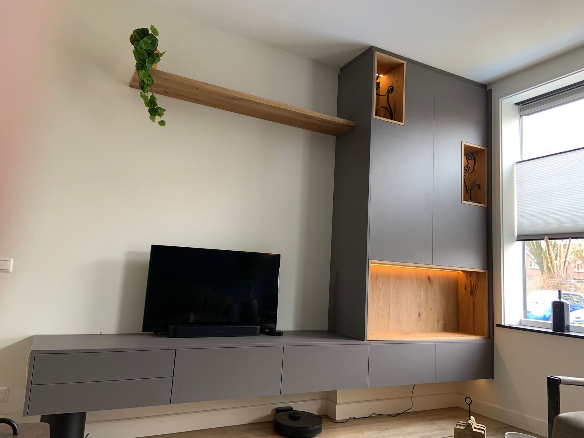 Tv kast Borne
