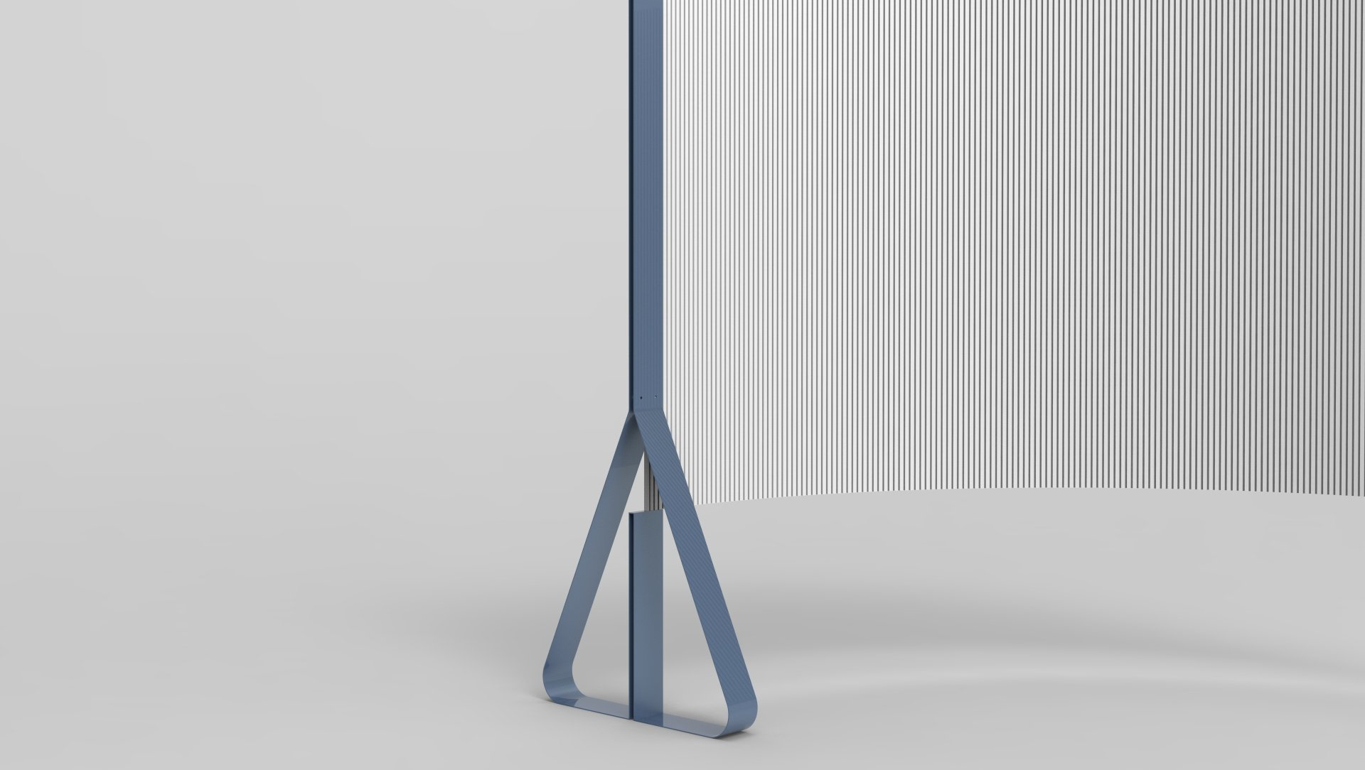 Una cortina blanca cuelga de un poste azul. Mersi Studio