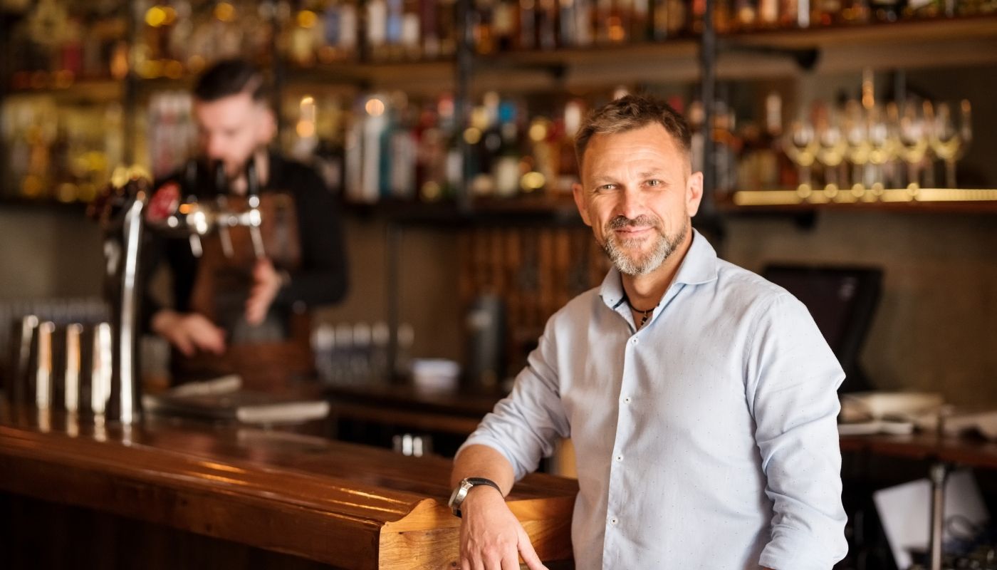 Bars and restaurants offer creative franchise opportunities for artistic souls