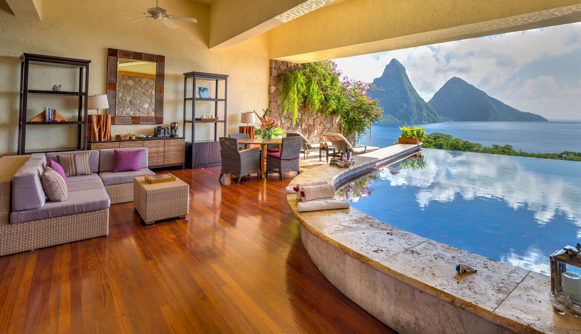 Jade Mountain Accommodation