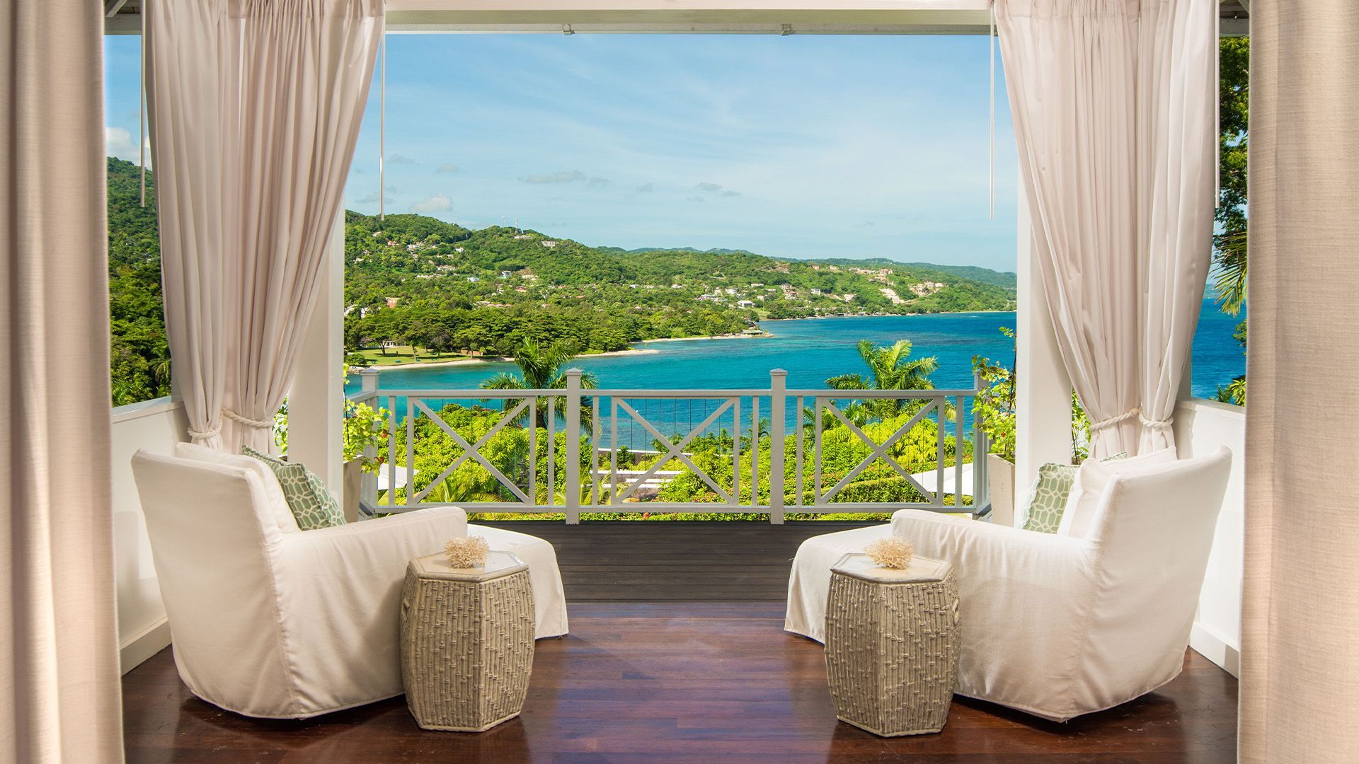 Round Hill Hotel & Villas Accommodation