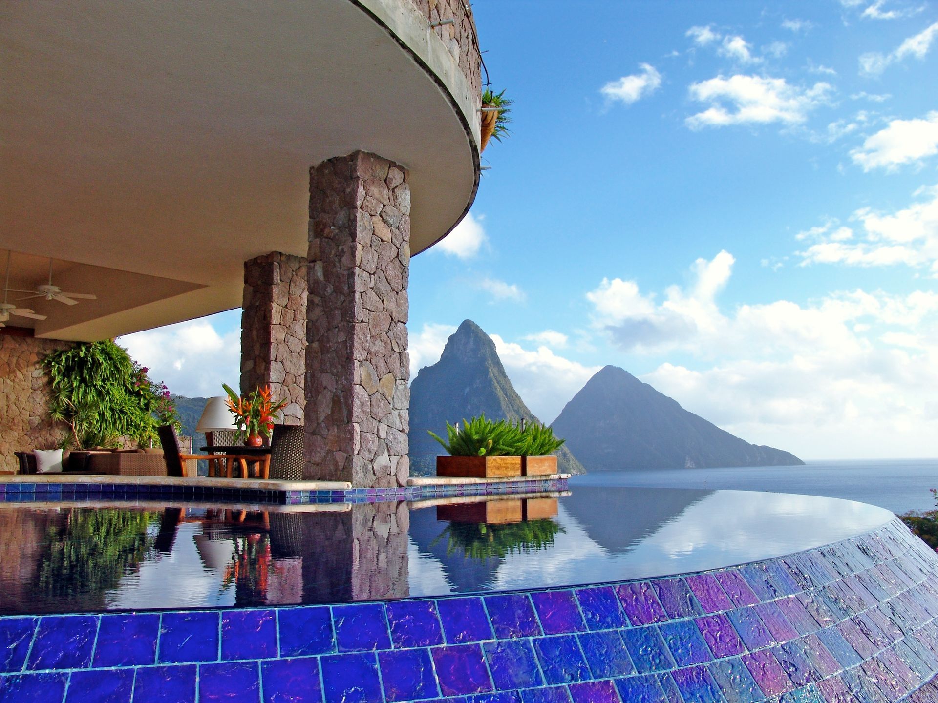 Jade Mountain Accommodation