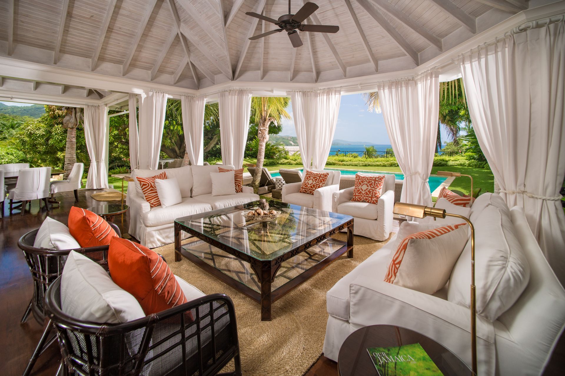 Round Hill Hotel & Villas Accommodation
