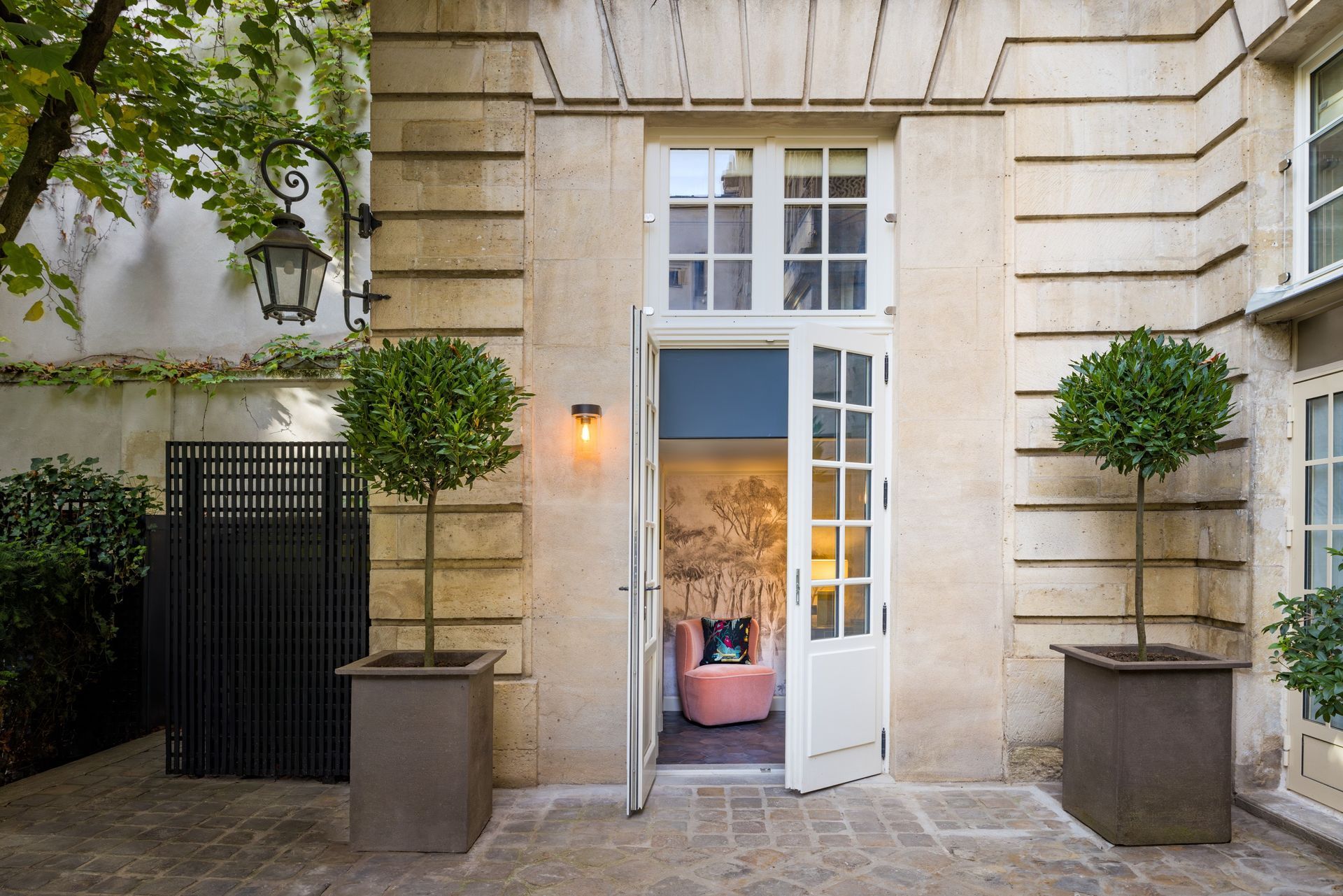 Le Pavillon de la Reine Accommodation