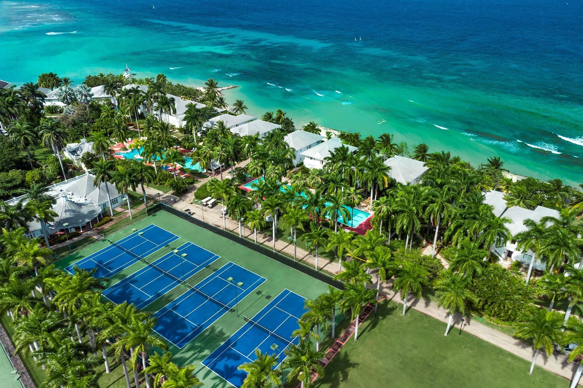 Half Moon Tennis