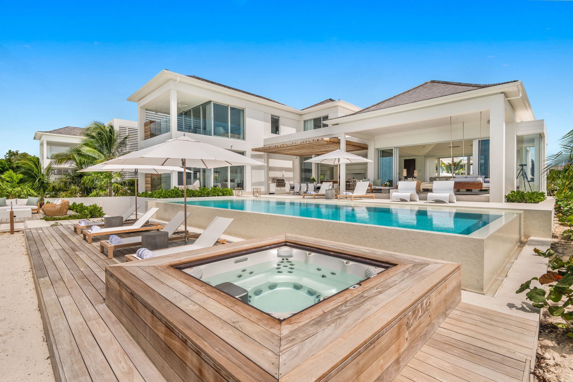 Beach Enclave - Grace Bay Accommodation