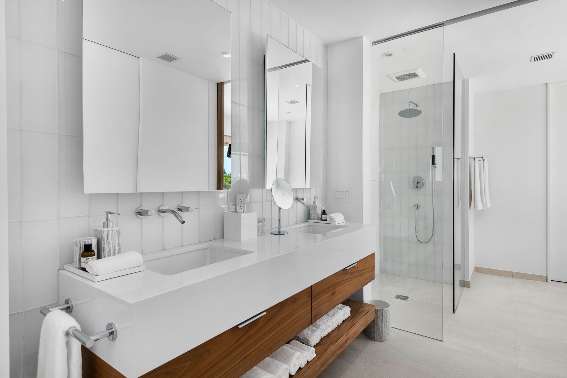 Beach Enclave - Grace Bay Accommodation