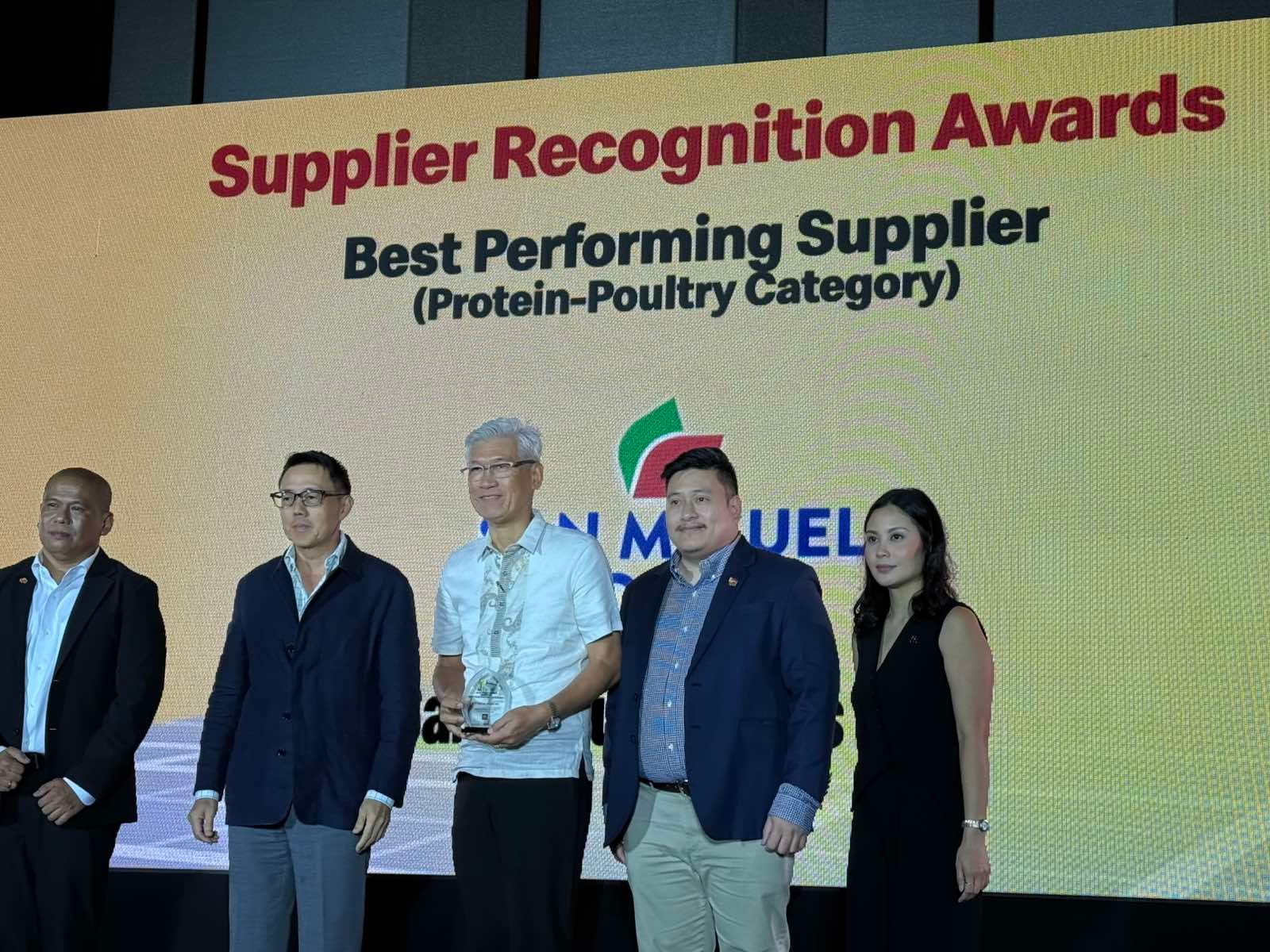 In the photo, from left: McDonald’s Ph QA Director Alvin Marcelo, Kenneth Yang, SMFI GM Dr. Leo Obviar, Andrei Villareal, and McDonald’s Ph Purchasing Director Sarah Bianca Aquino 