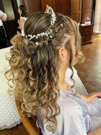 acconciatura sposa con coroncina