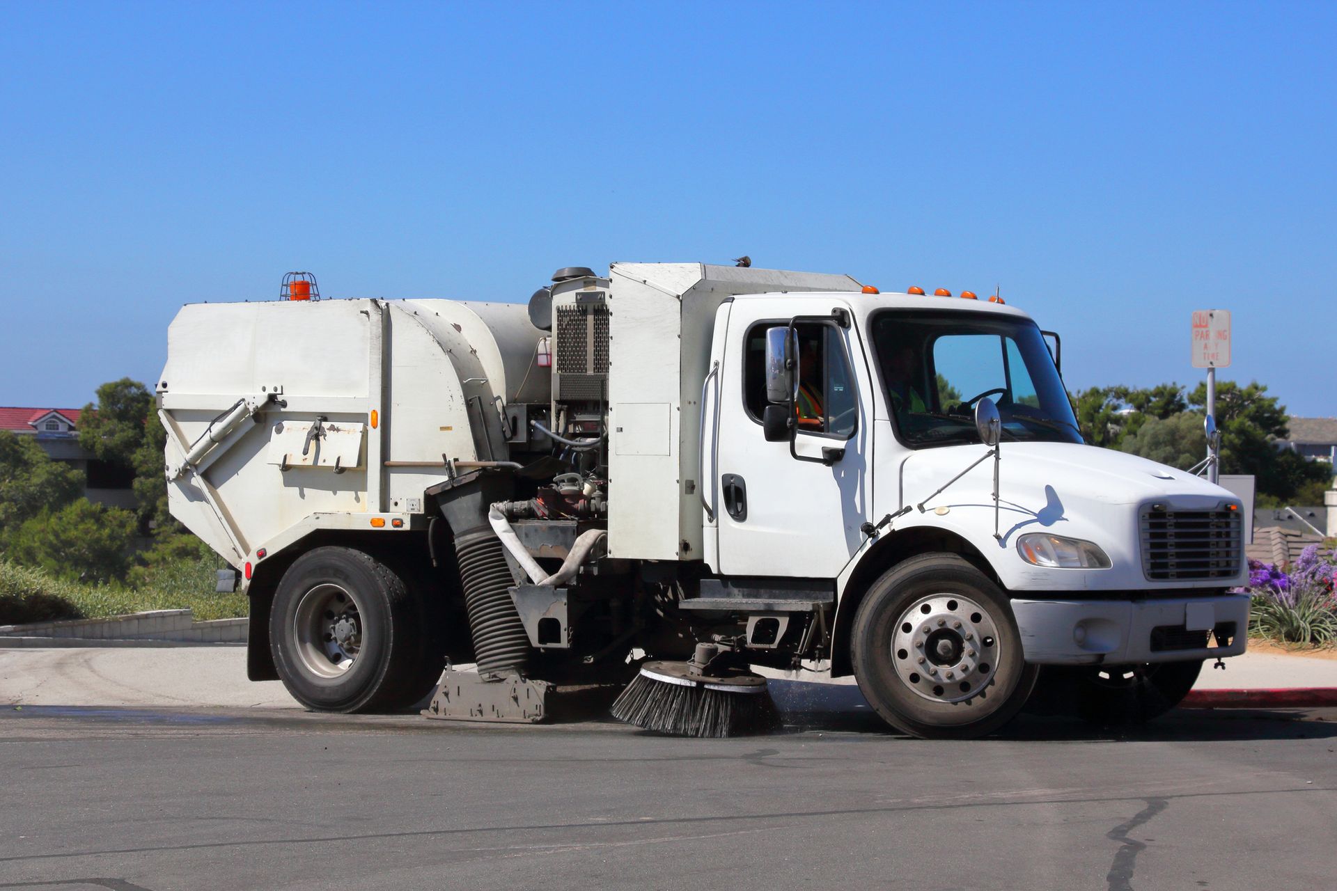 White Street Sweeper - Homosassa, FL - A-1 Yards &  Sweeping, Inc.