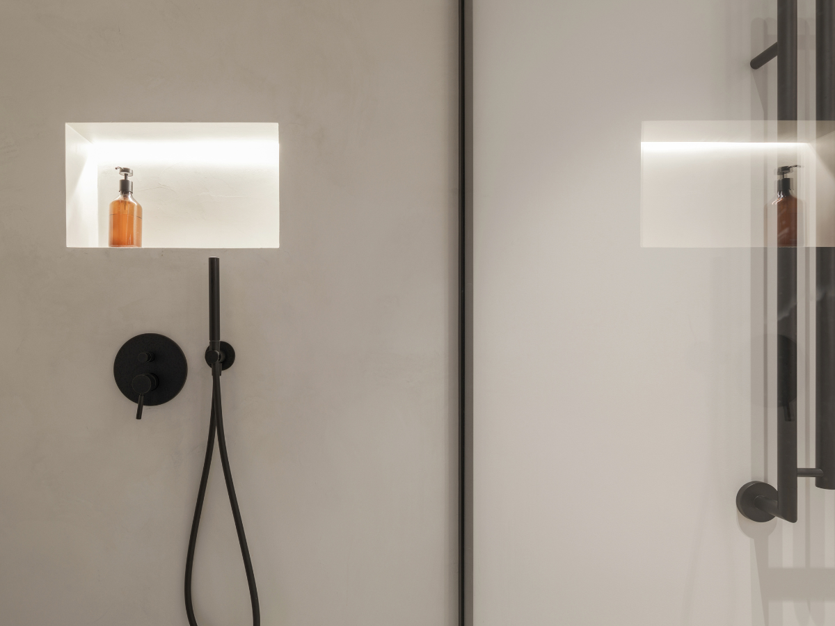 Bathroom microcement finish