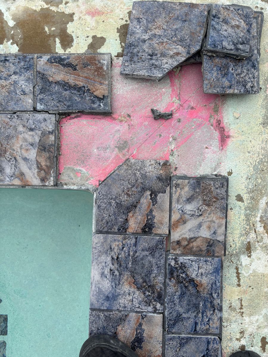 Pool Tile Repair