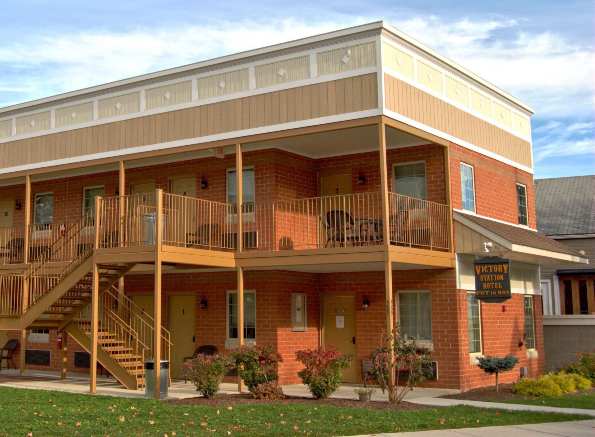 Victory Station Hotel - Historic Lodge - Put-in-Bay, Ohio