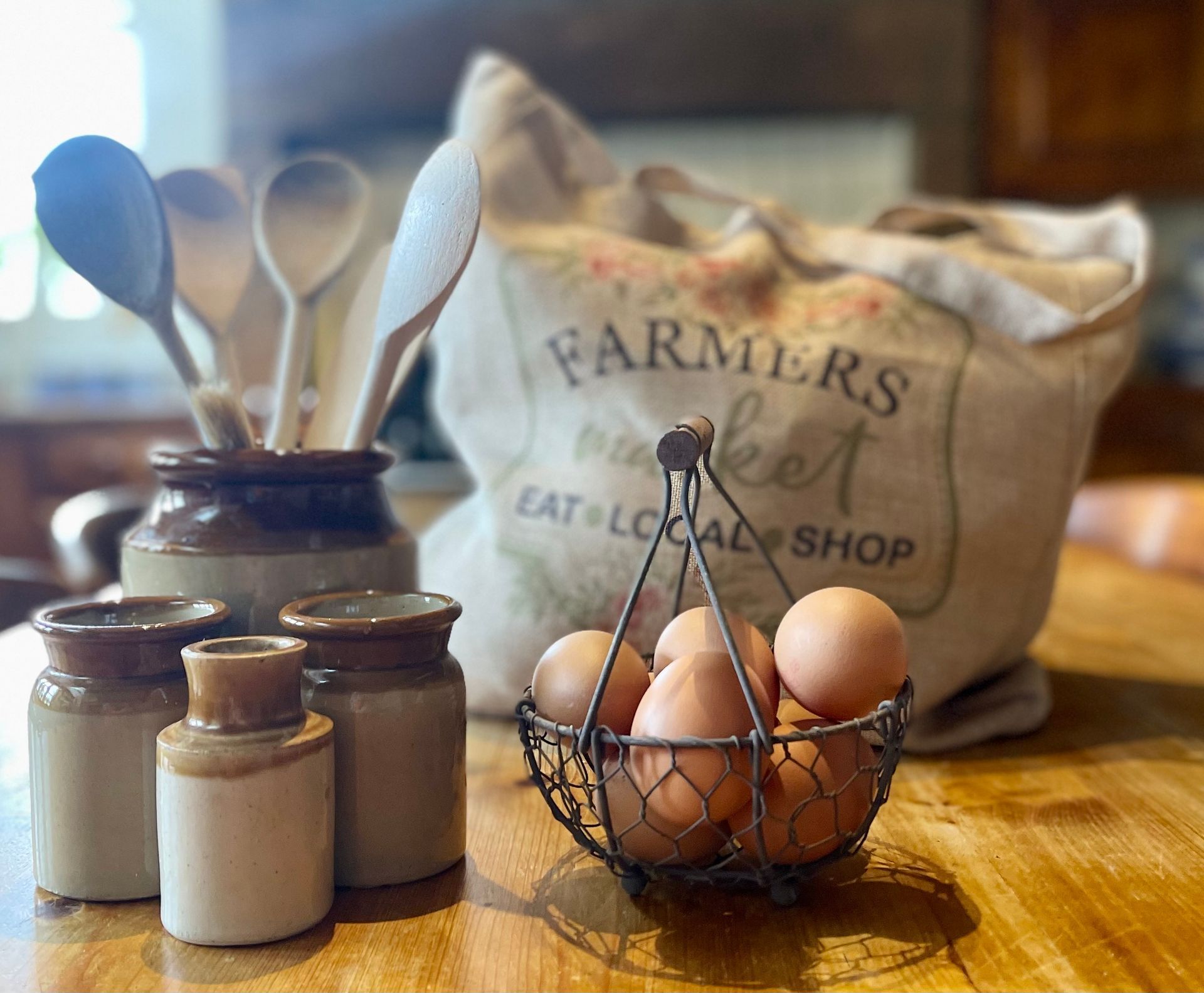 Rustic wire baskets for multiple uses around the home. Create a farmhouse kitchen egg holder or fill with pretty plants and moss