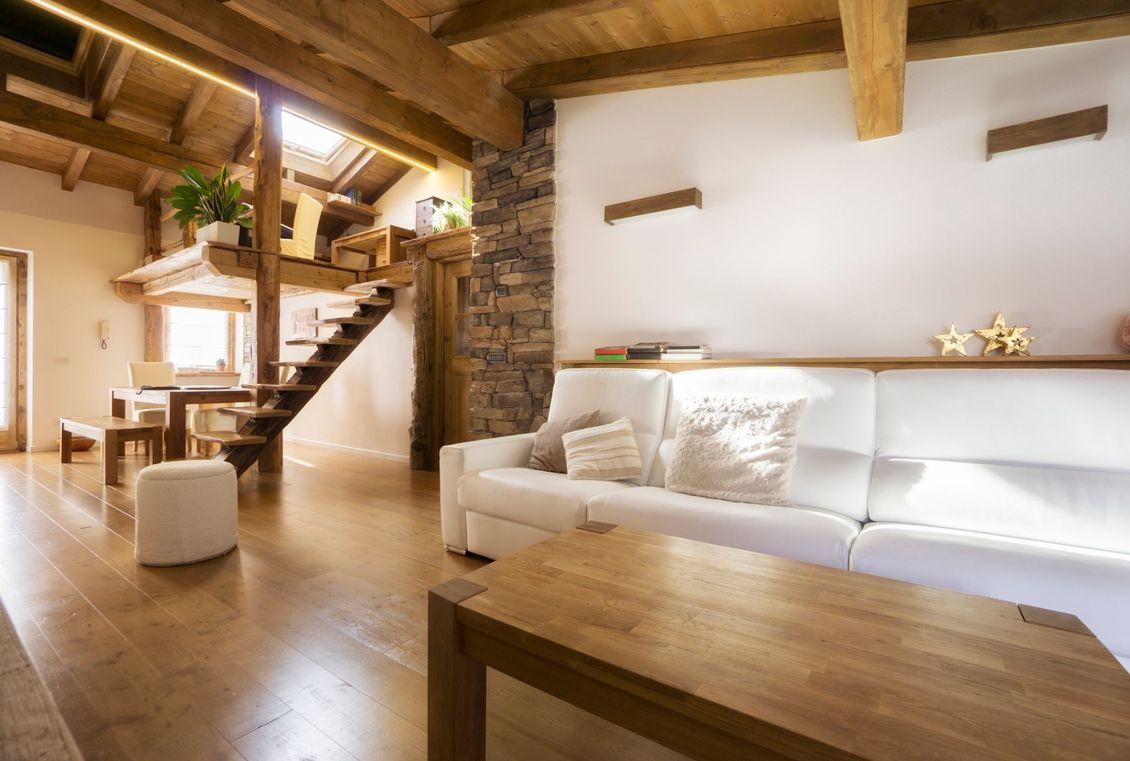 arredi casa in legno massello
