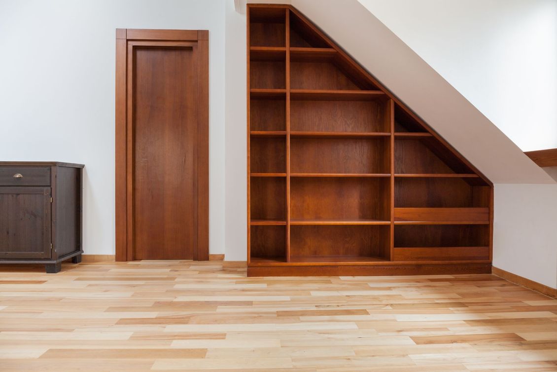 armadio realizzato su misura per controsoffitto