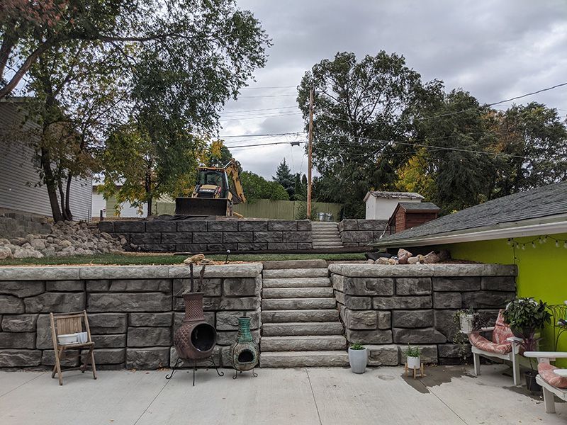 retaining wall around stairs