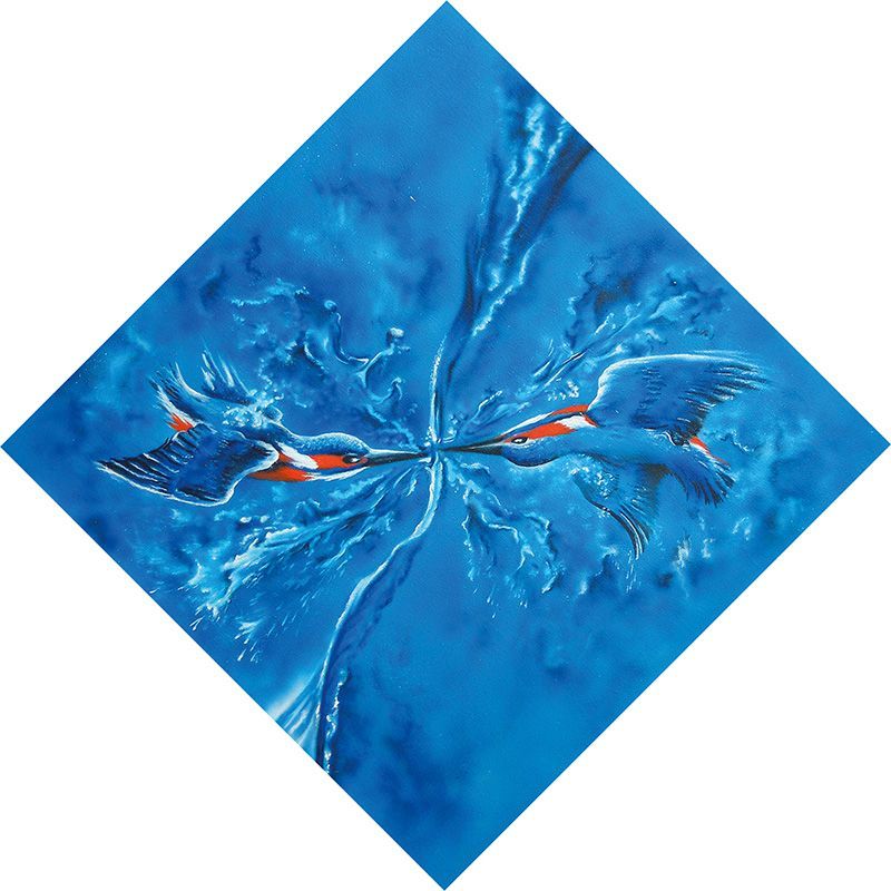 Schilderij van twee ijsvogels, omringd door spetters blauw water.