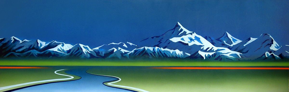 Een landschap met een blauwe lucht, met sneeuw bedekte bergen, een rivier en groen en oranje terrein.
