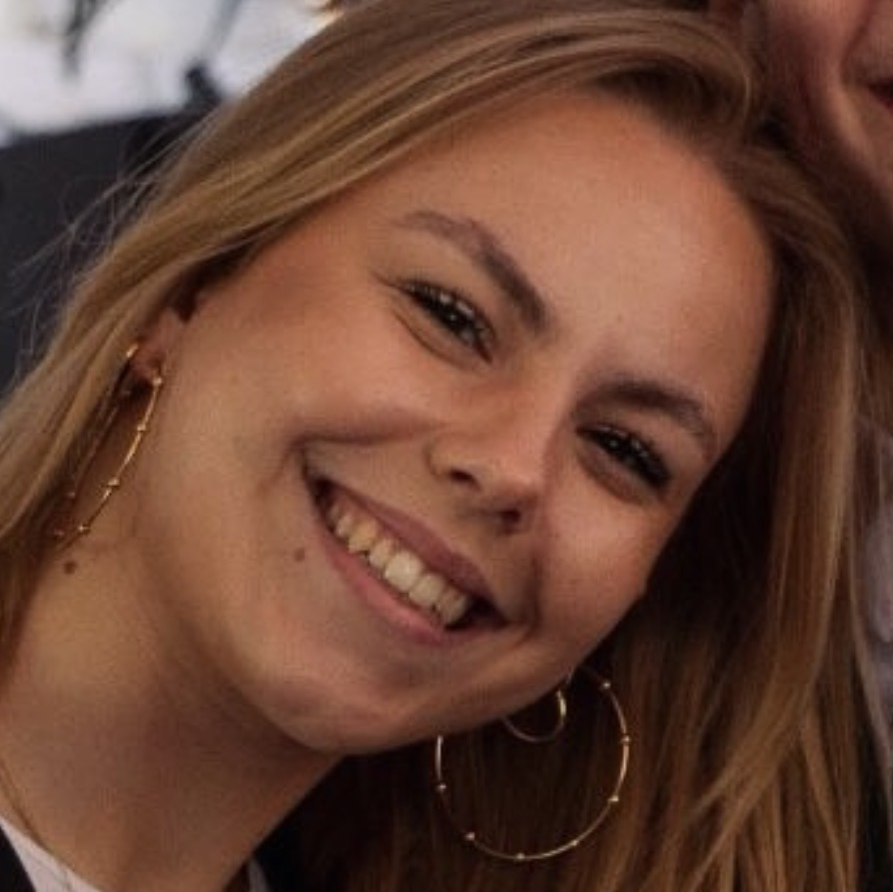 originele foto oma Schilderij van drie generaties vrouwen op dezelfde leeftijd