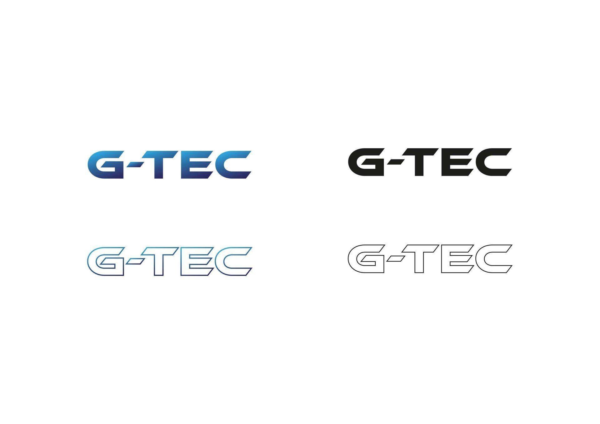 Vier varianten van het G-TEC-logo: blauw verloop, zwart, lichtblauwe omlijning en zwarte omlijning op een witte achtergrond.