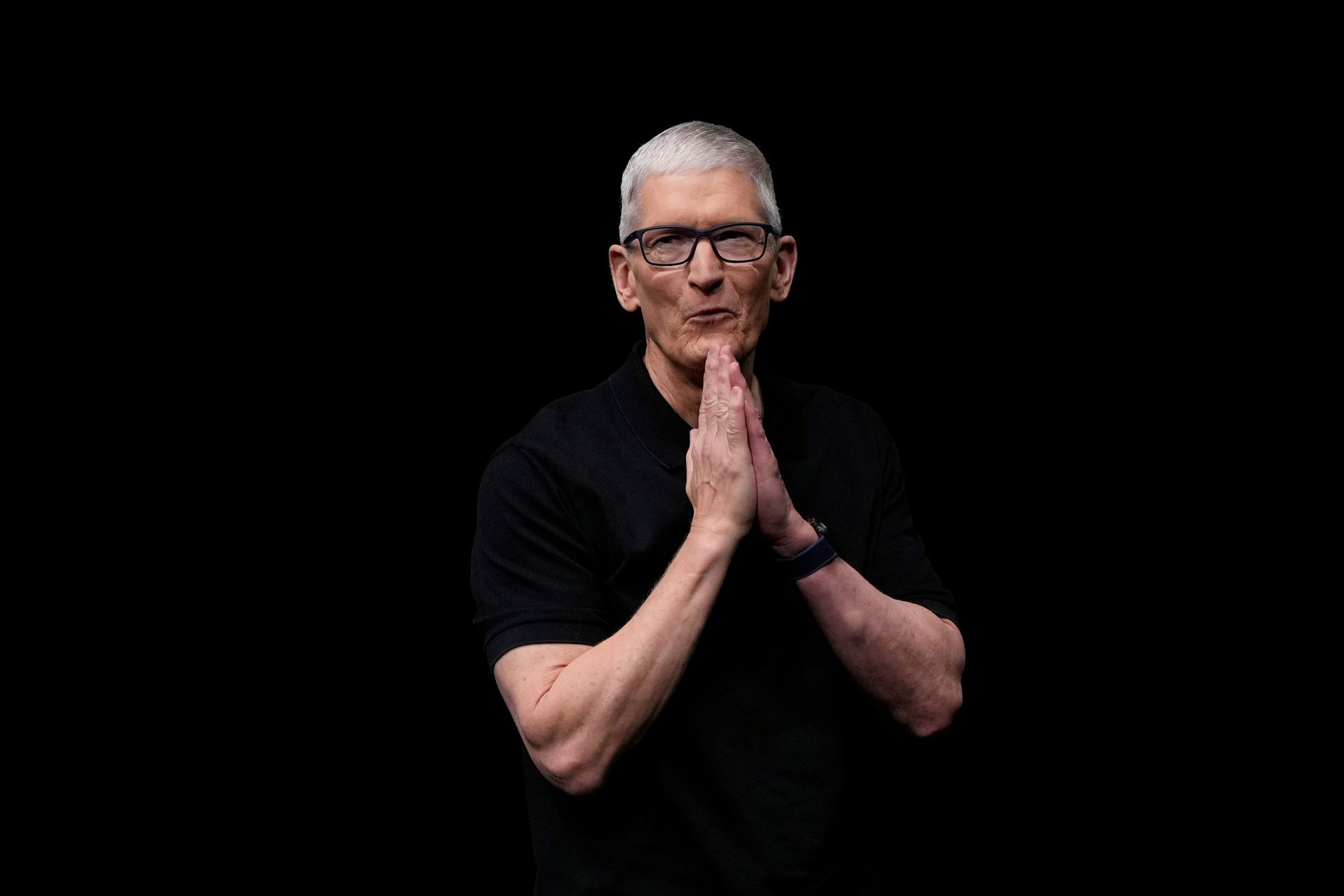 Apple CEO Tim Cook talks about Robertsdale