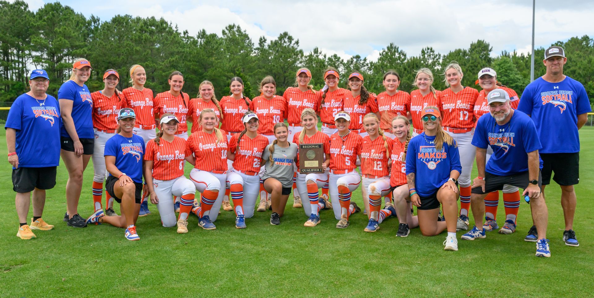 Mako Softball Team 2026: Photo Credit Wolf Bay Media