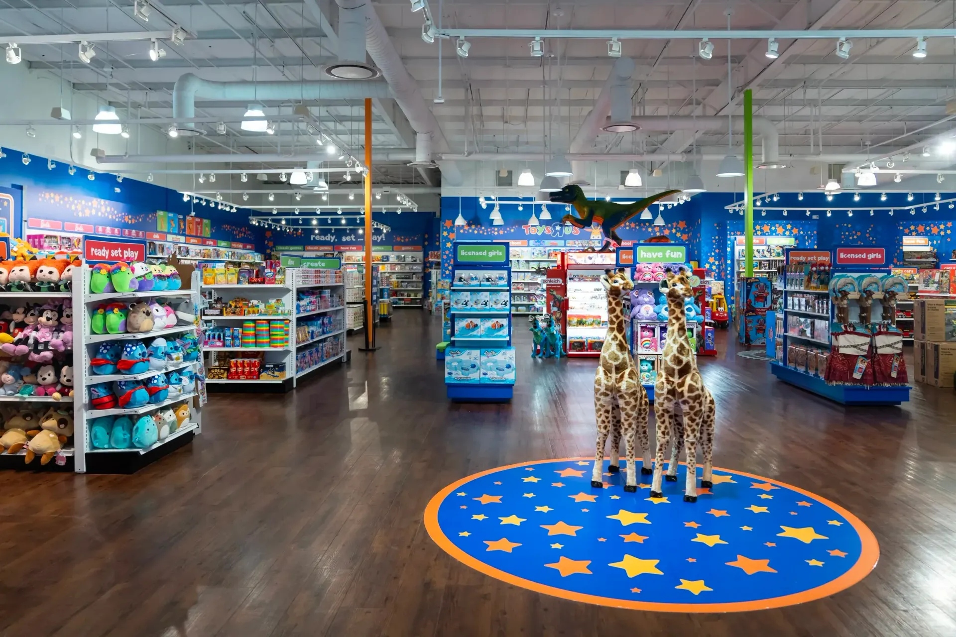 Toys R Us Opens At Tanger Outlet Toys R Us Opens At Tanger Outlet