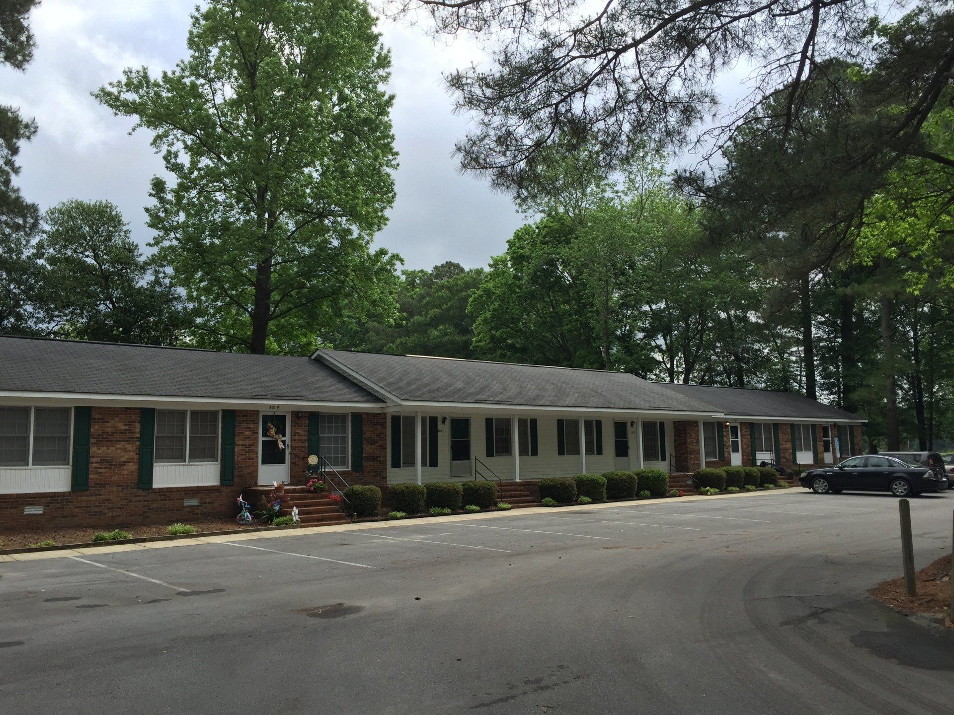 Laurelwood Apartments 2