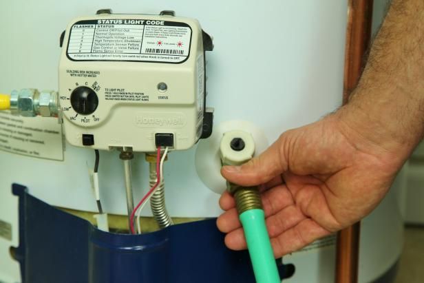 How to Choose Between Repairing vs Replacing a Water Heater?