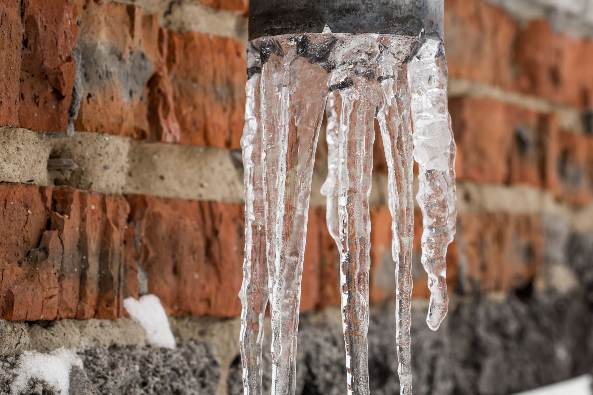 How to Identify and Repair Frost-Damaged Pipes?